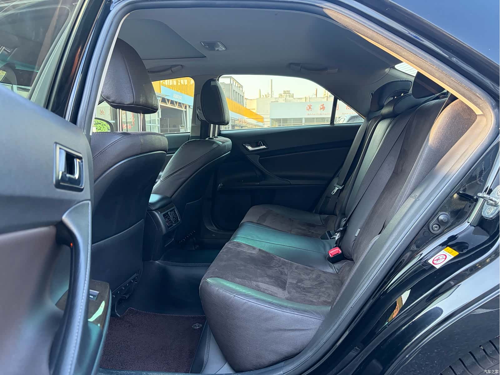Toyota 2.5V, 2016 9
