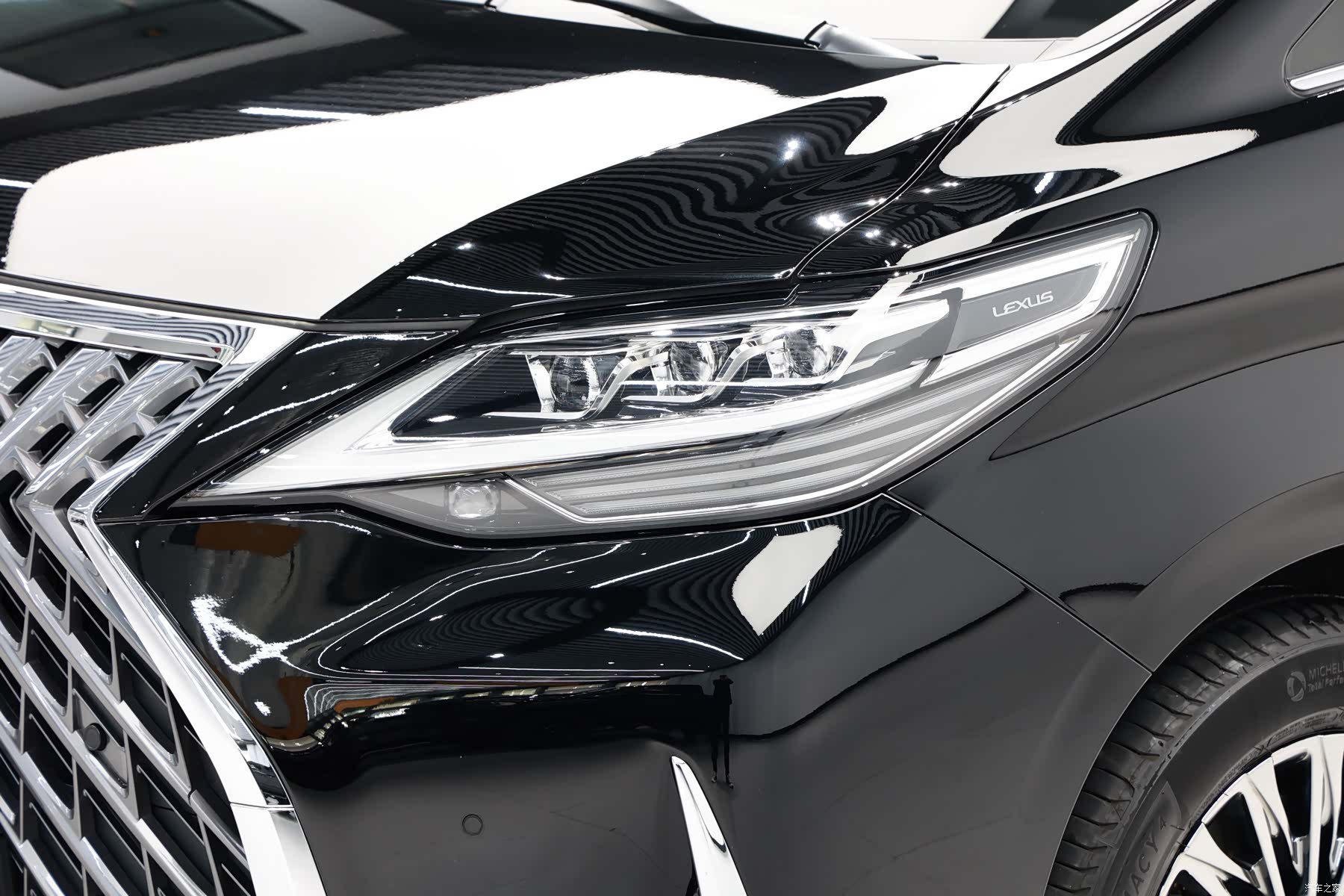 Lexus LM, 2022 4