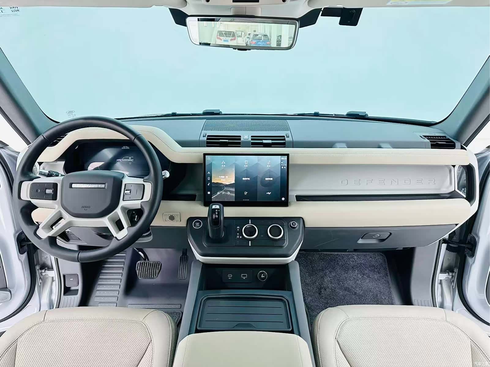 Land Rover Defender, 2021 10