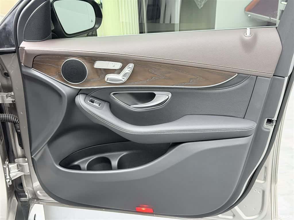Mercedes-Benz GLC, 2020 16