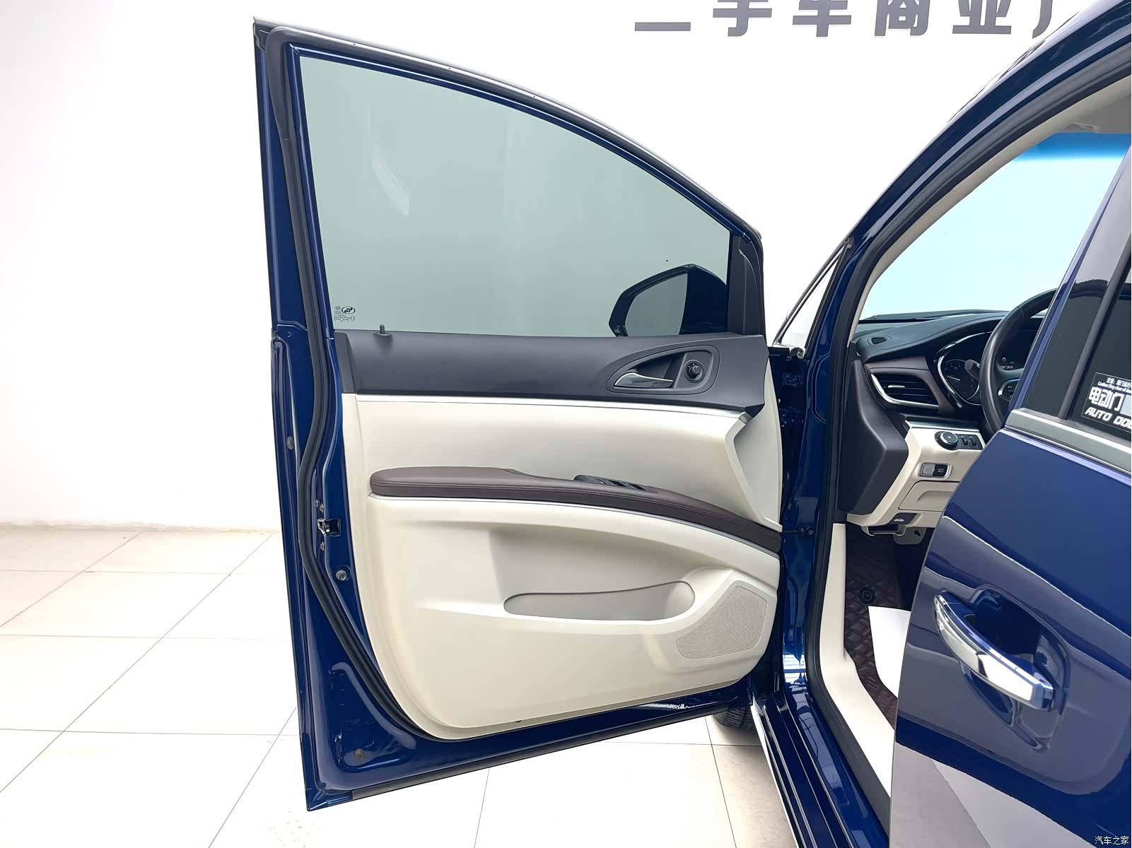 Buick GL8, 2023 4