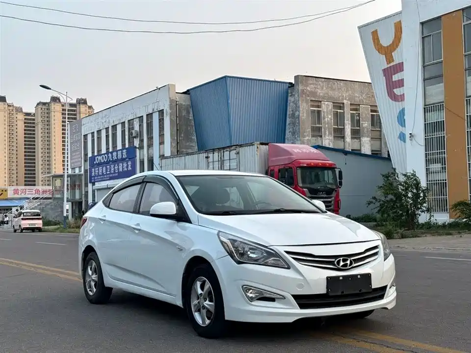 Hyundai Rena