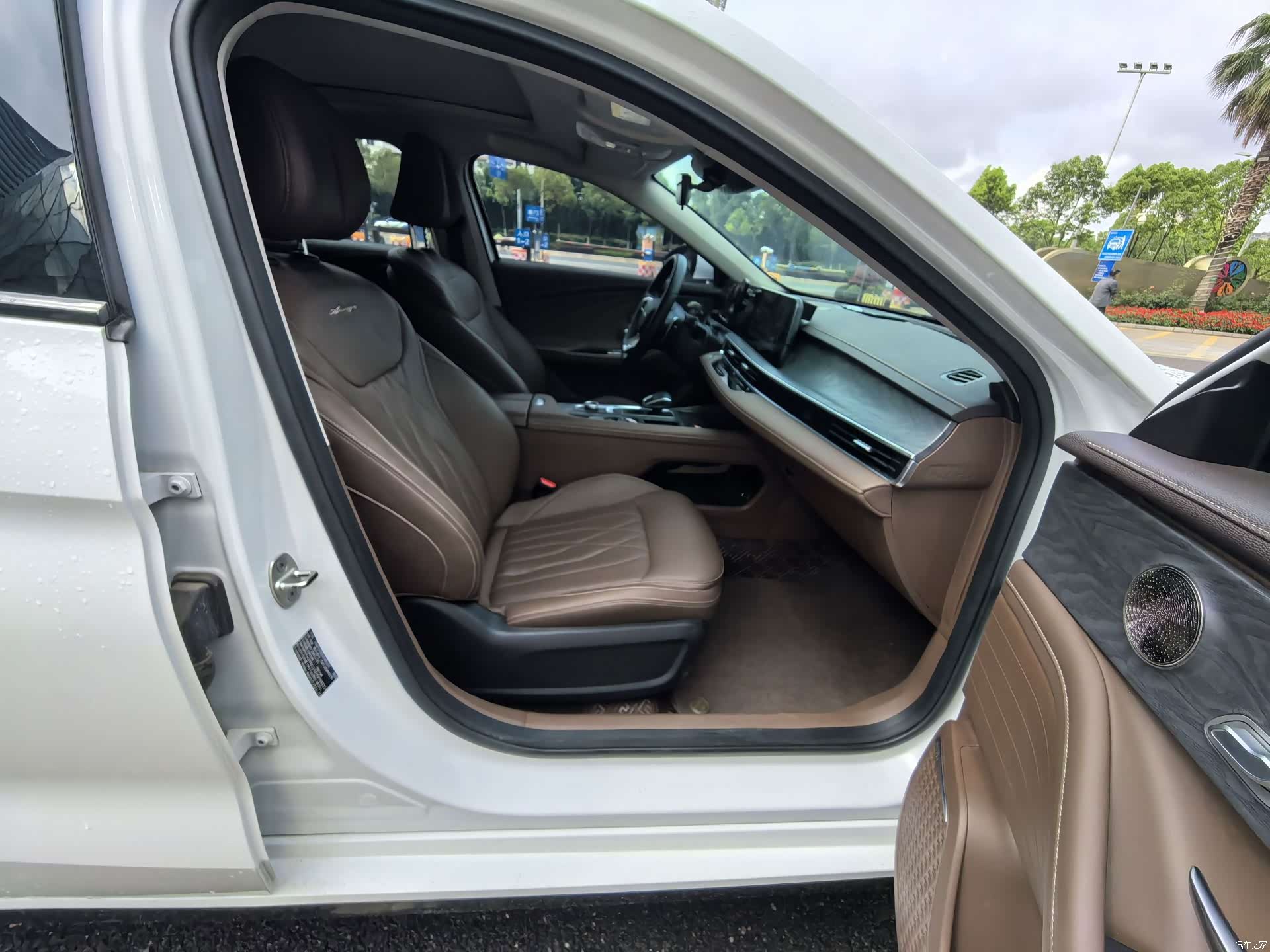 Chery Arrizo 8, 2025 13