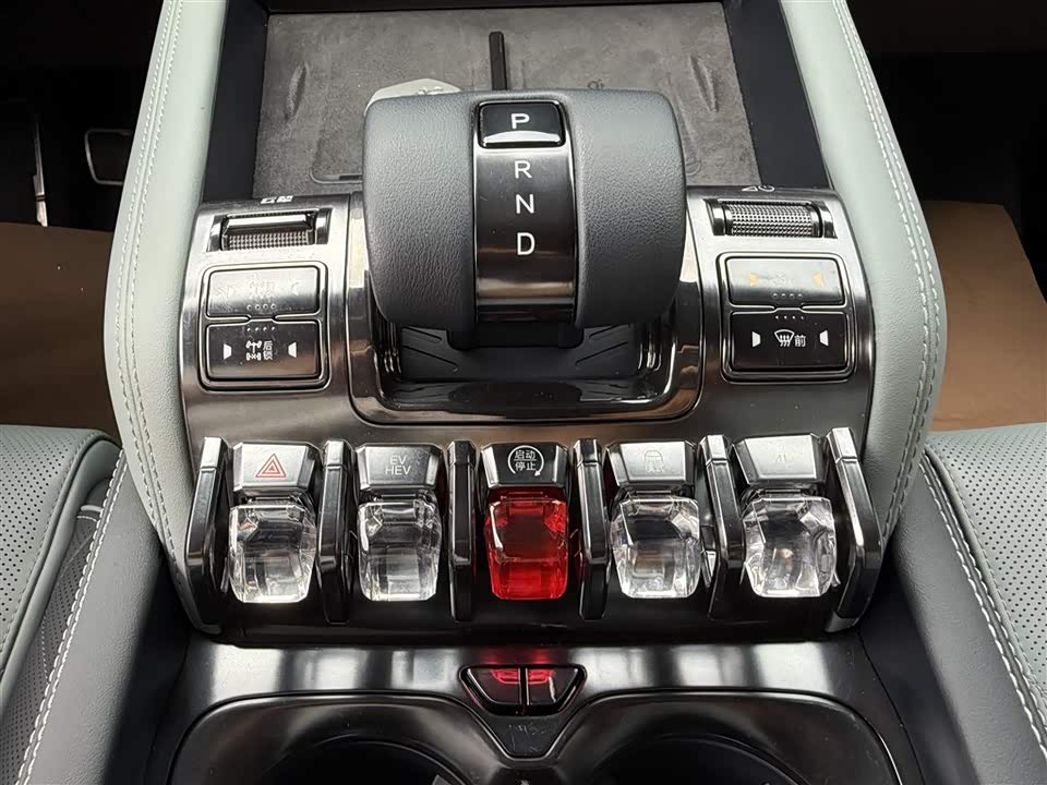 BYD Leopard 5 BYD Leopard 5