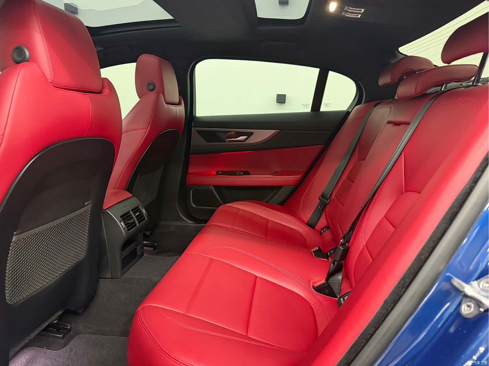 Land Rover XEL, 2021 7