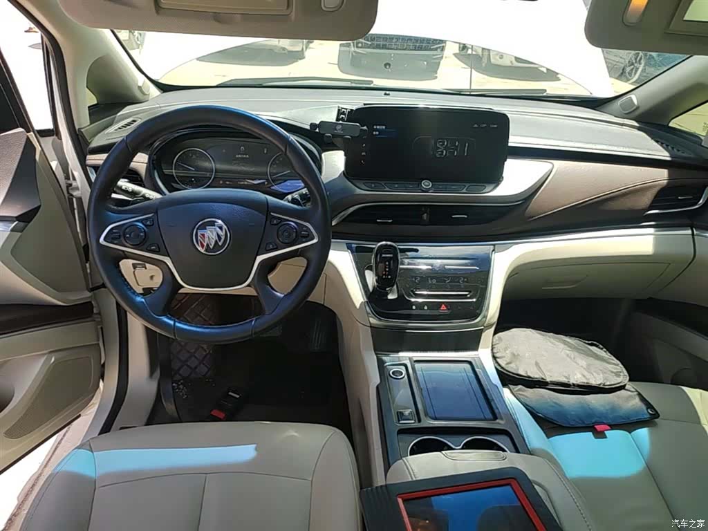 Buick GL8, 2021 10