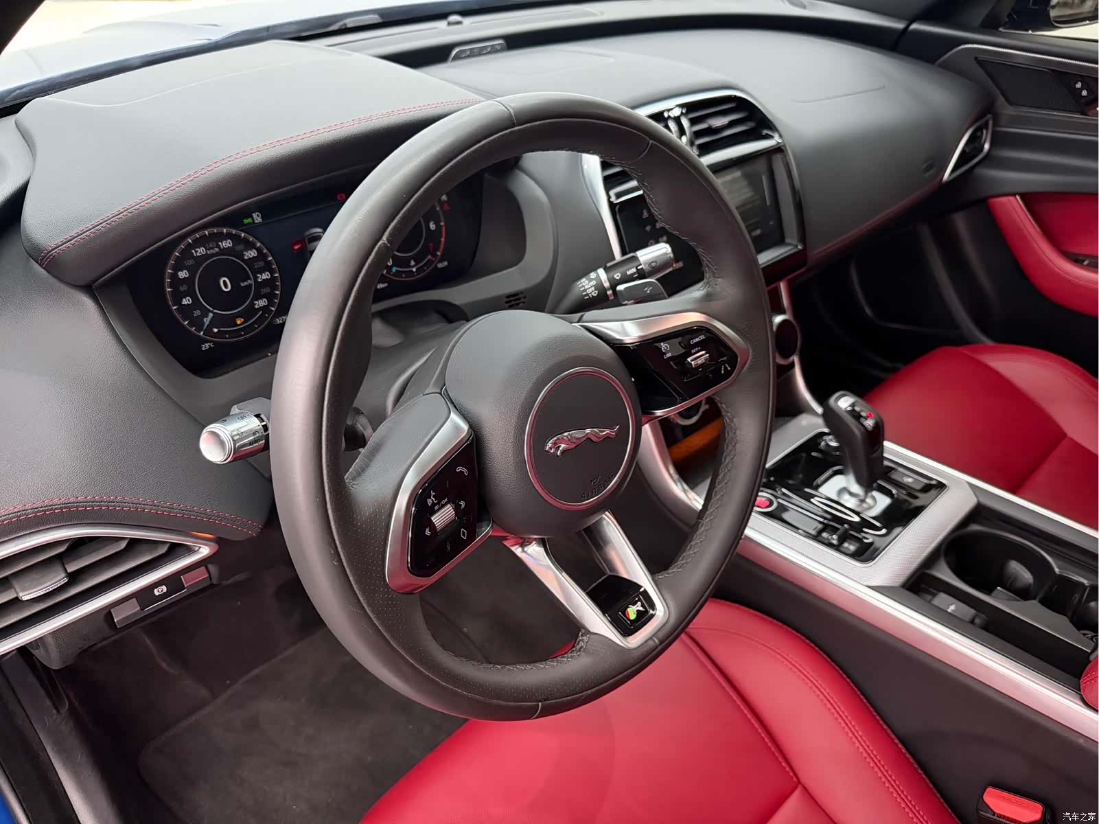 Land Rover XEL, 2021 6