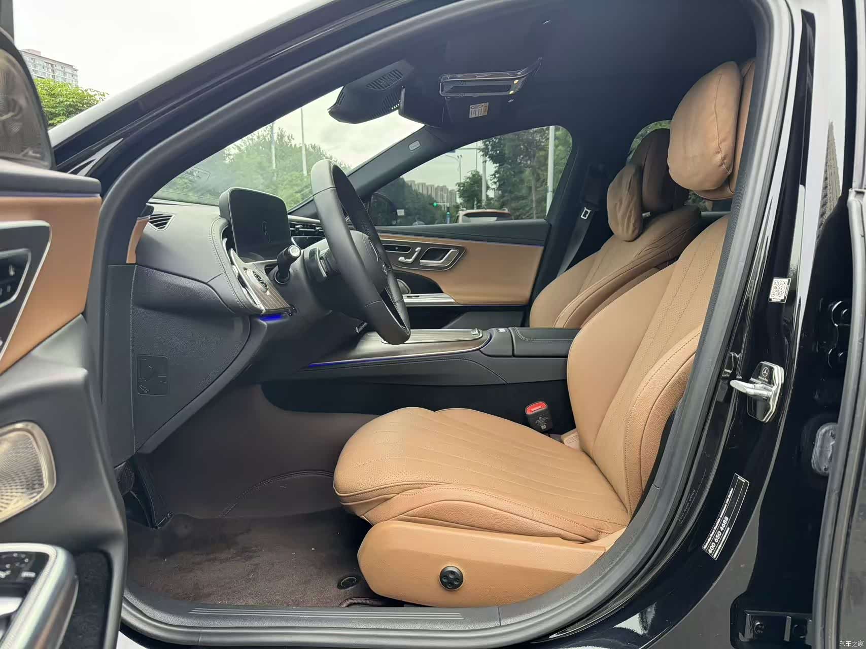 Mercedes-Benz E-Class, 2024 4