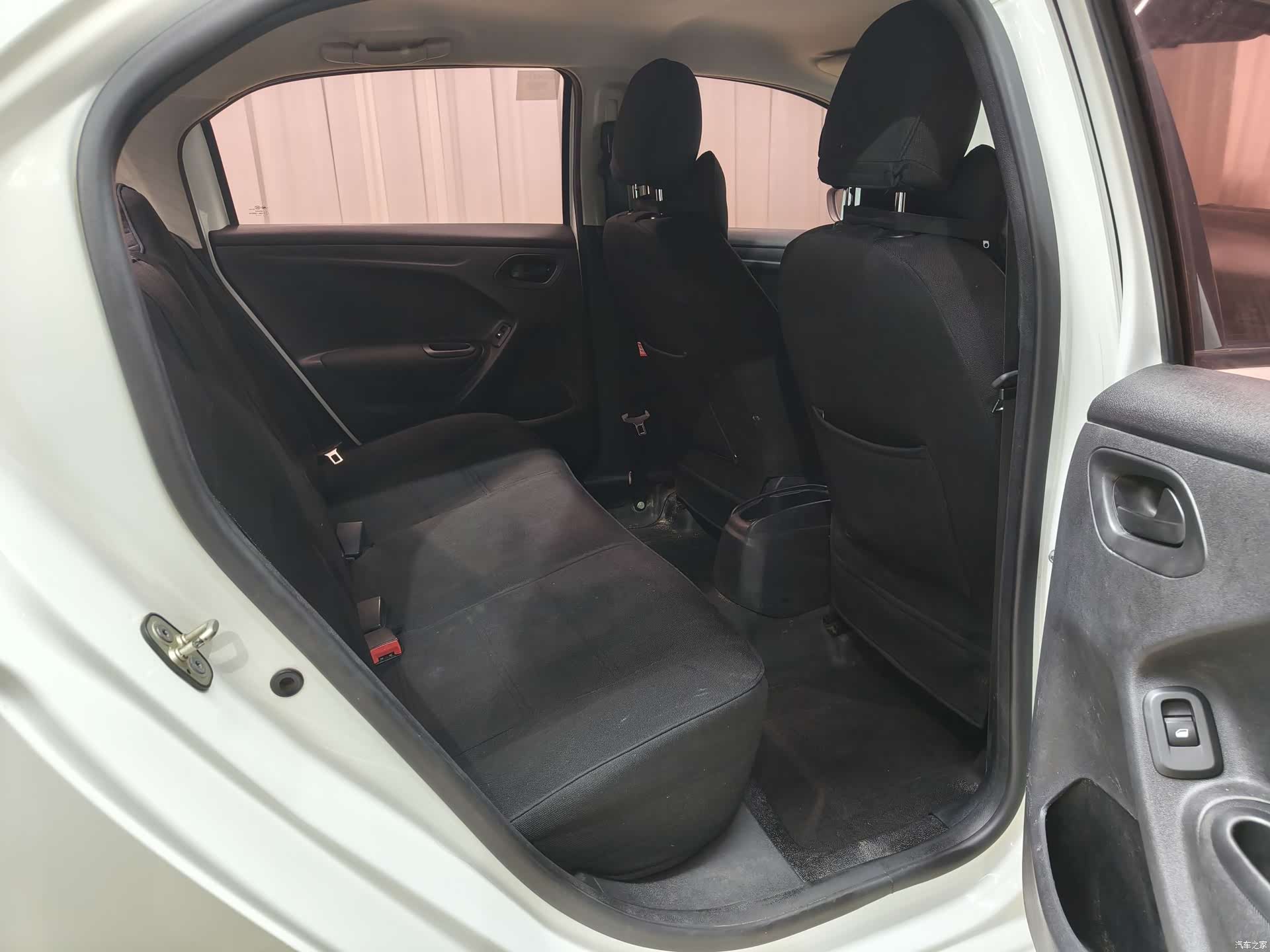 Peugeot 301, 2017 14