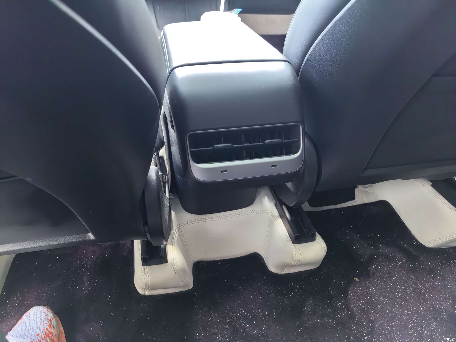 Tesla Model Y, 2021 7