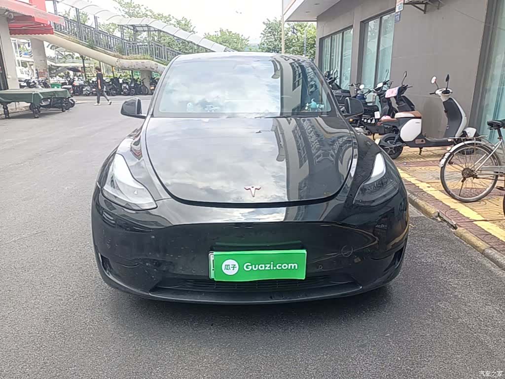 Tesla Model Y, 2023 3