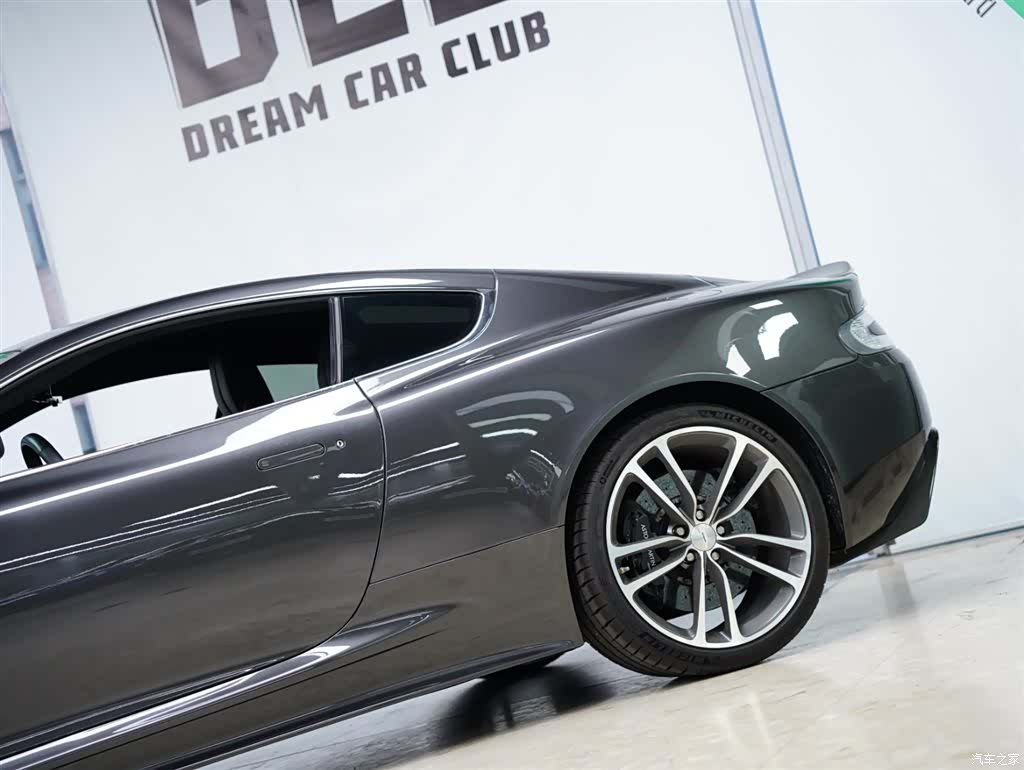 Aston Martin DBS, 2010 23