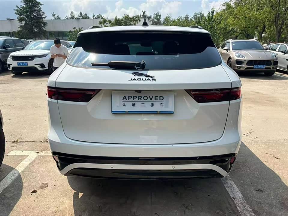 Jaguar F-PACE