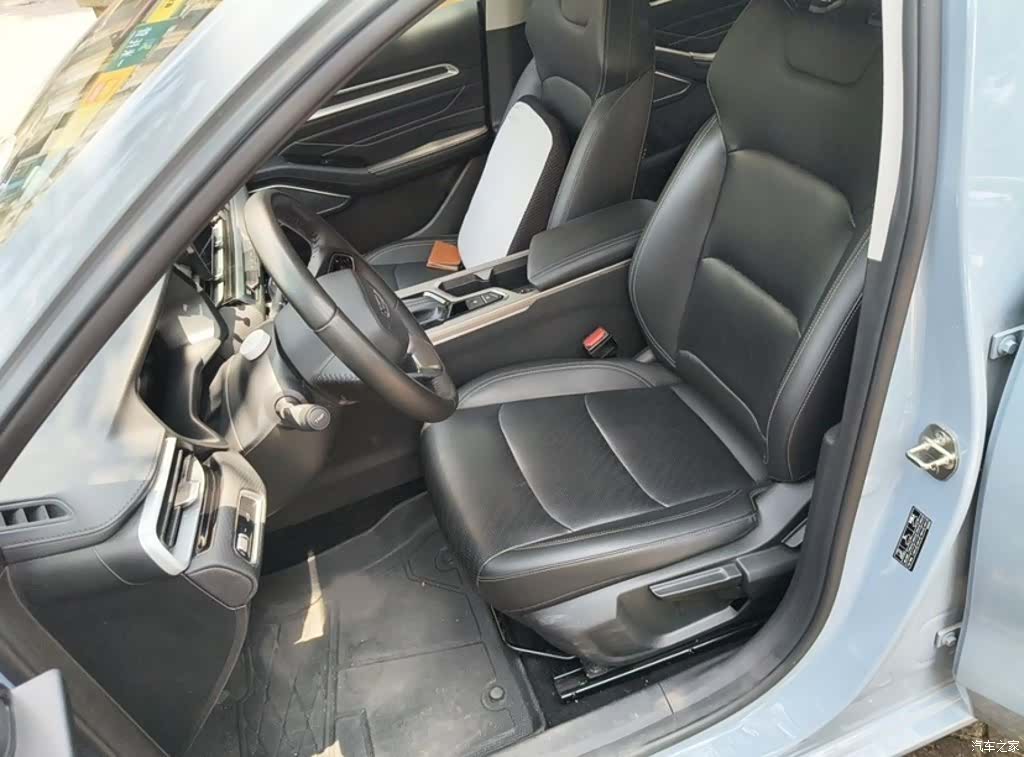 Geely Emgrand, 2023 12