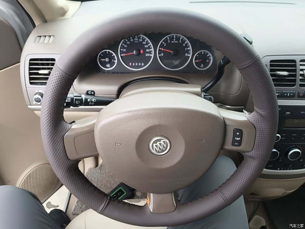 Buick GL8, 2015 11