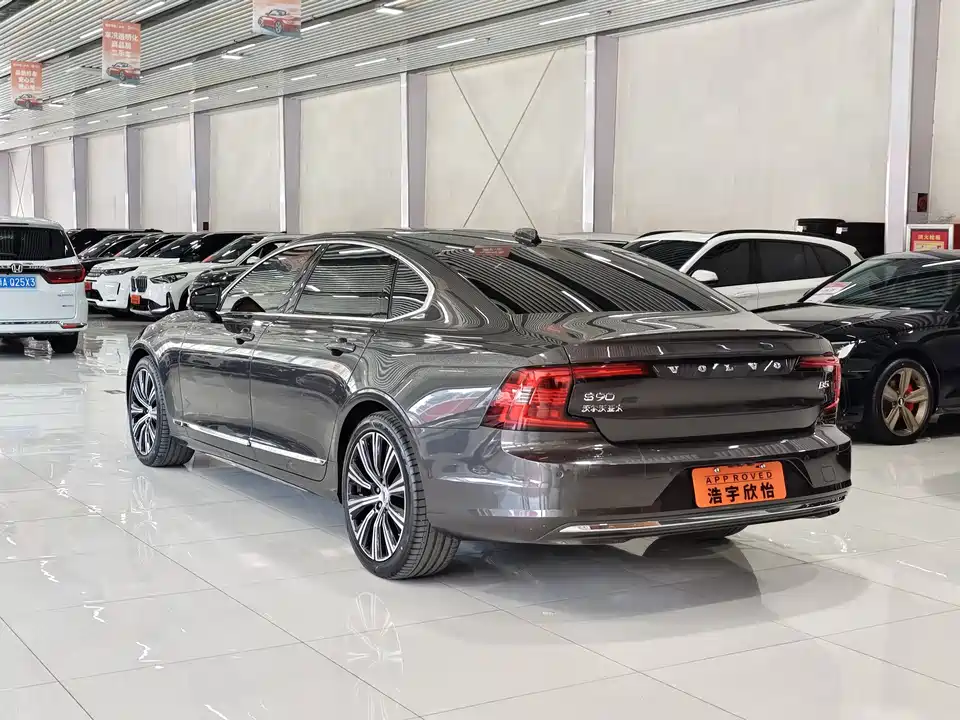 Volvo S90