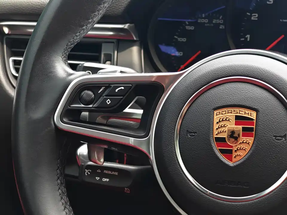 Porsche Macan