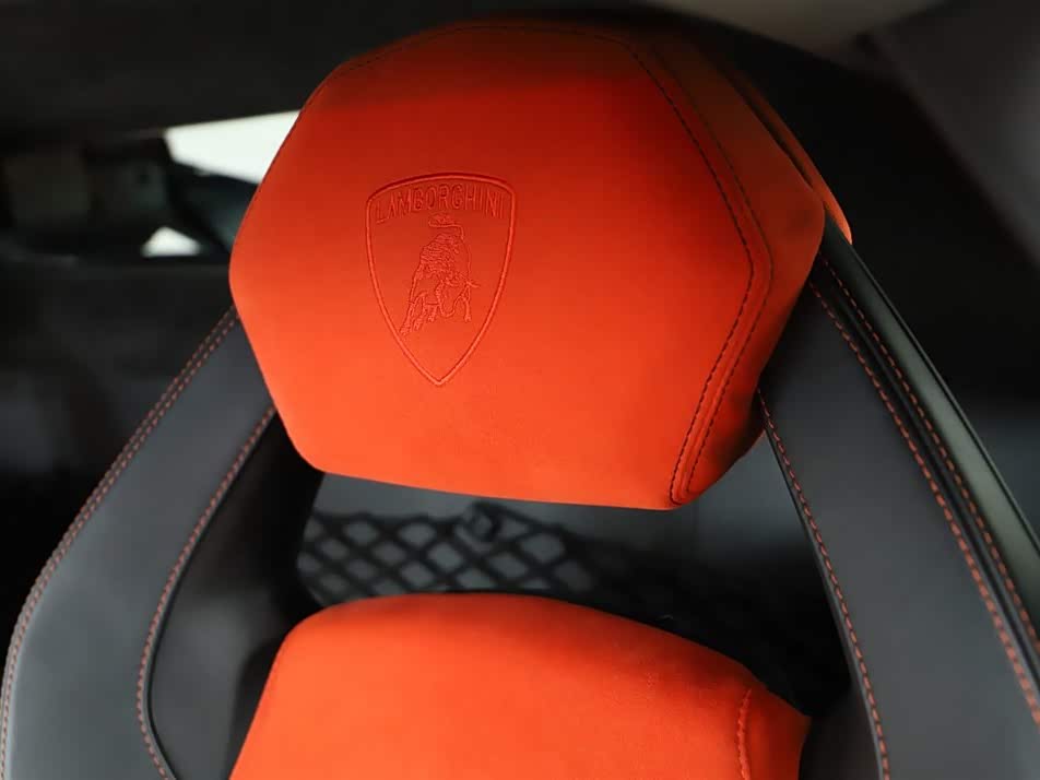 Lamborghini Aventador