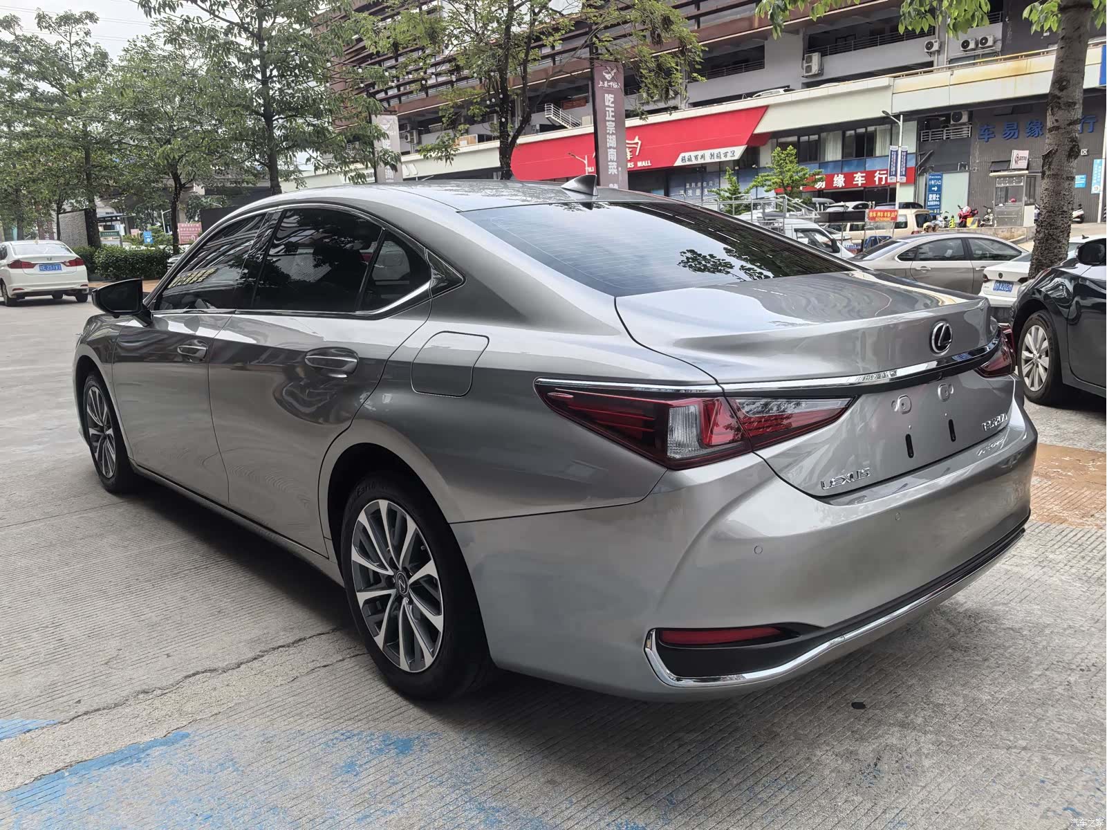 Lexus ES, 2023 7