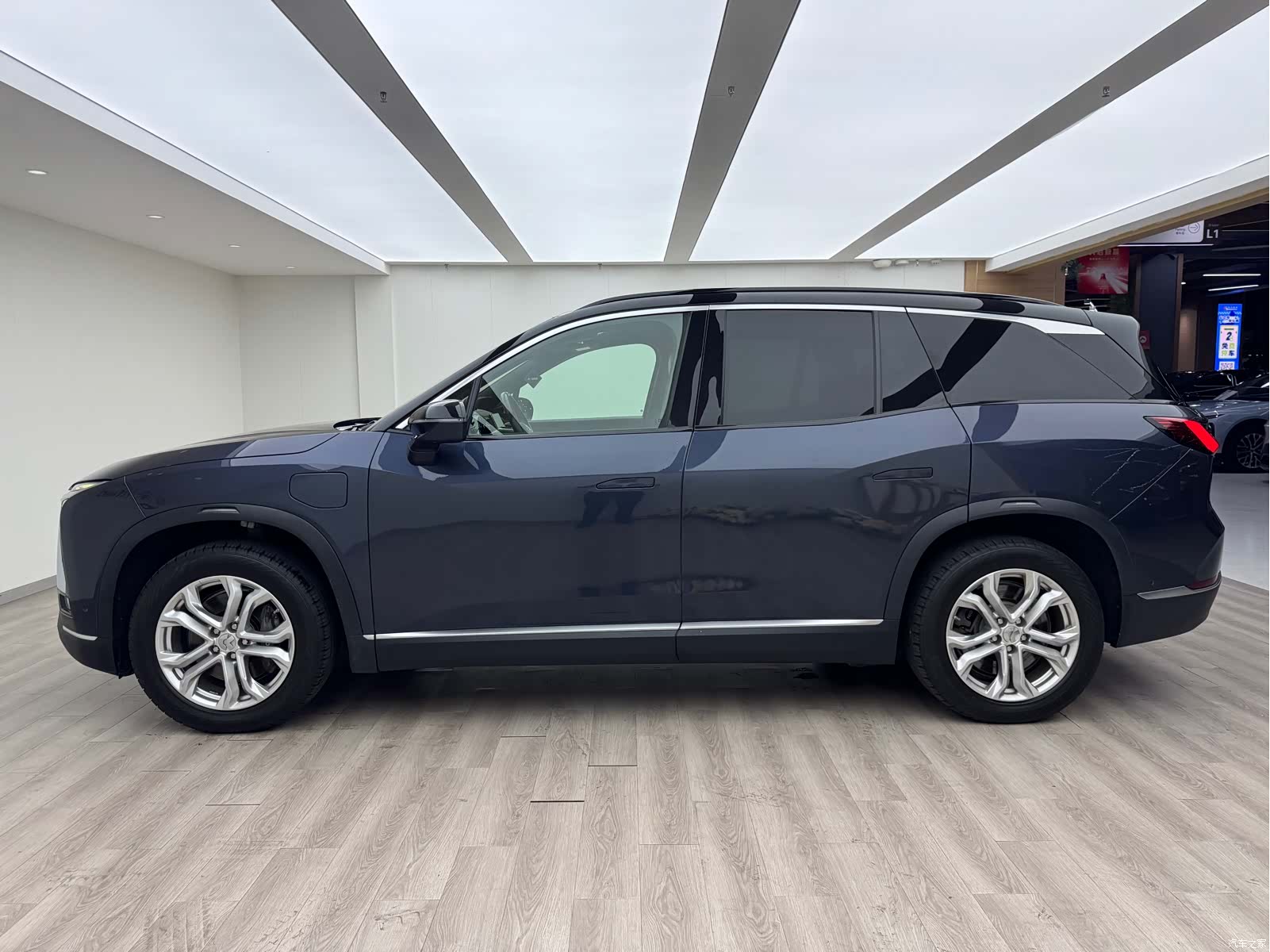 NIO ES8, 2021 8