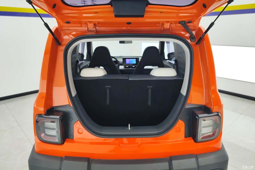 Geely Panda, 2025 4
