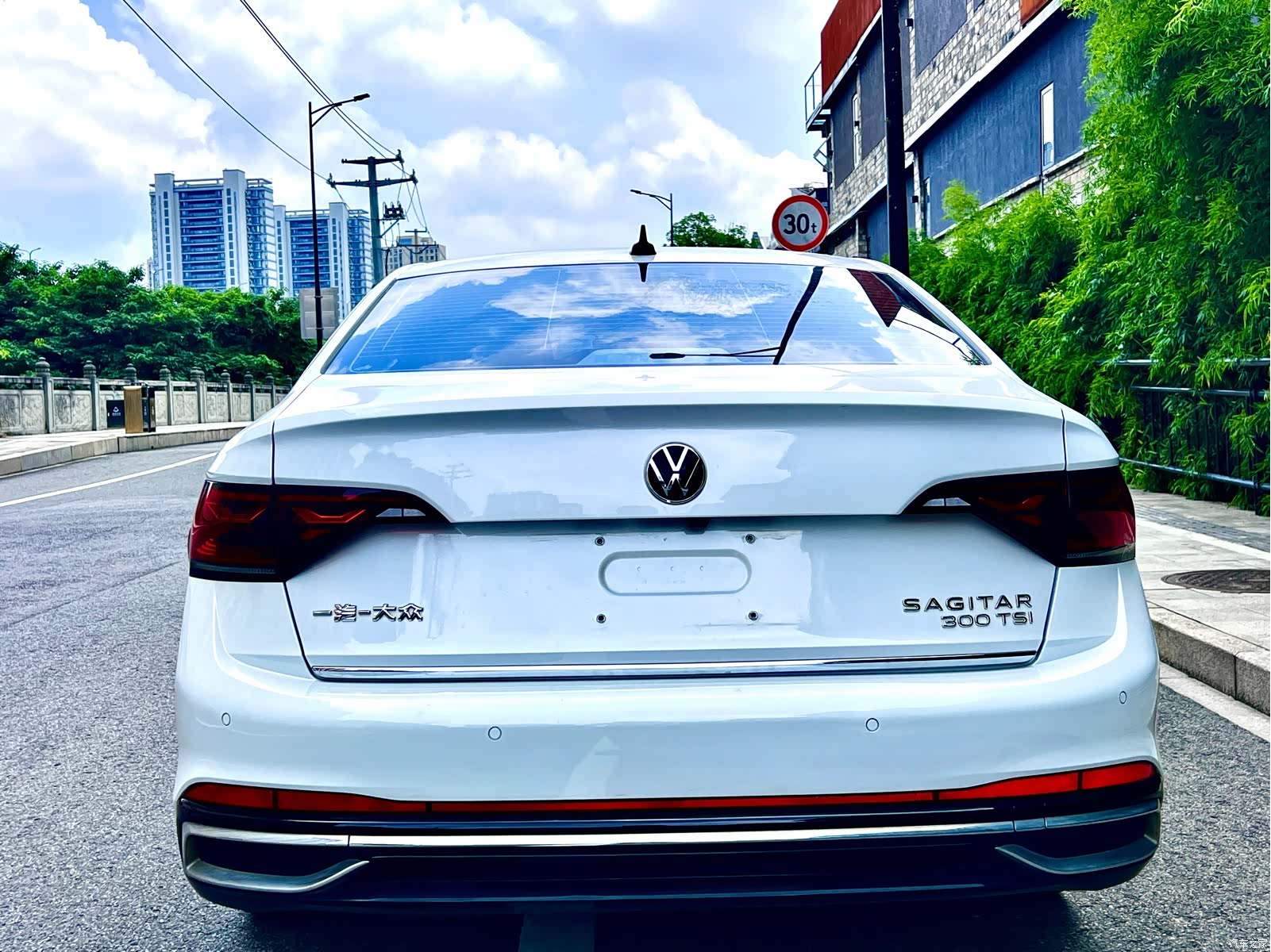 Volkswagen Sagitar, 2023 8