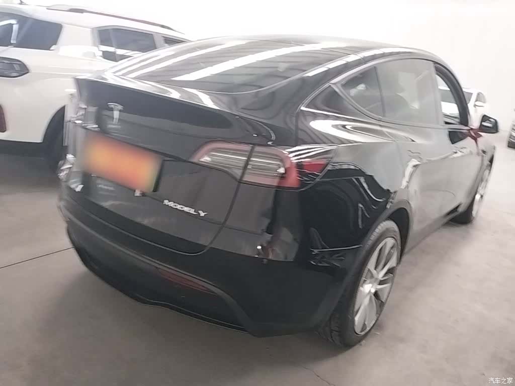 Tesla Model Y, 2023 7
