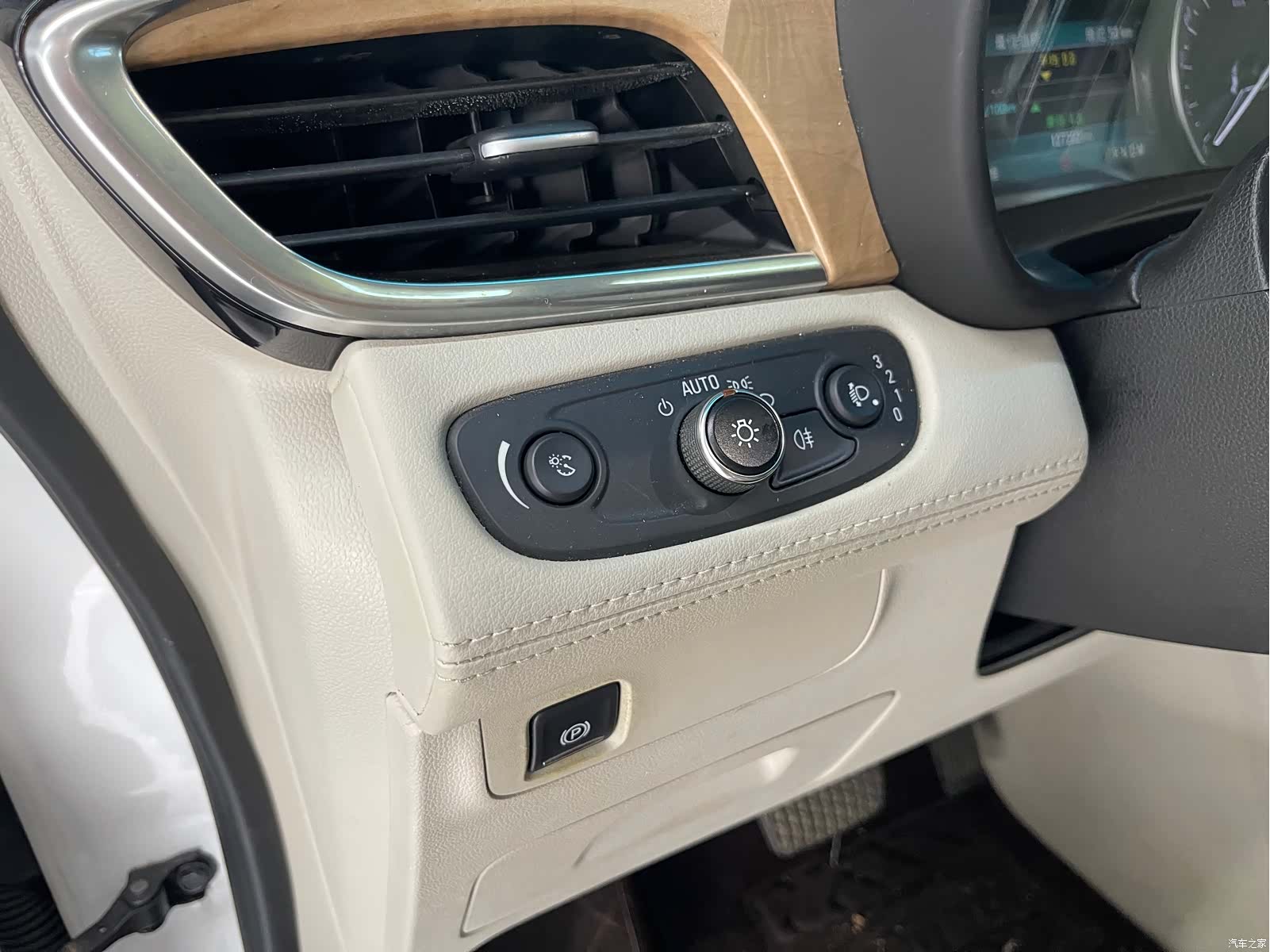 Buick GL8, 2019 24