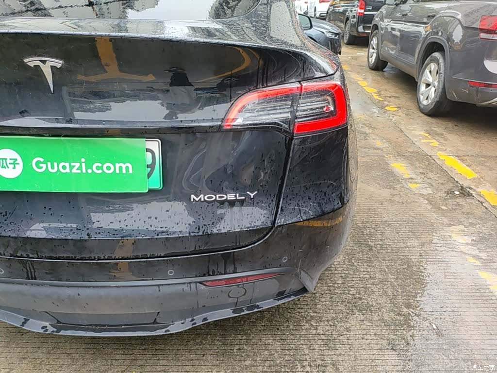 Tesla Model Y, 2021 24