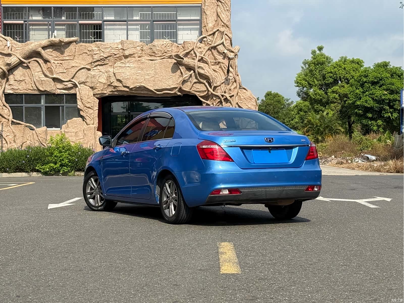Geely Emgrand, 2017 3