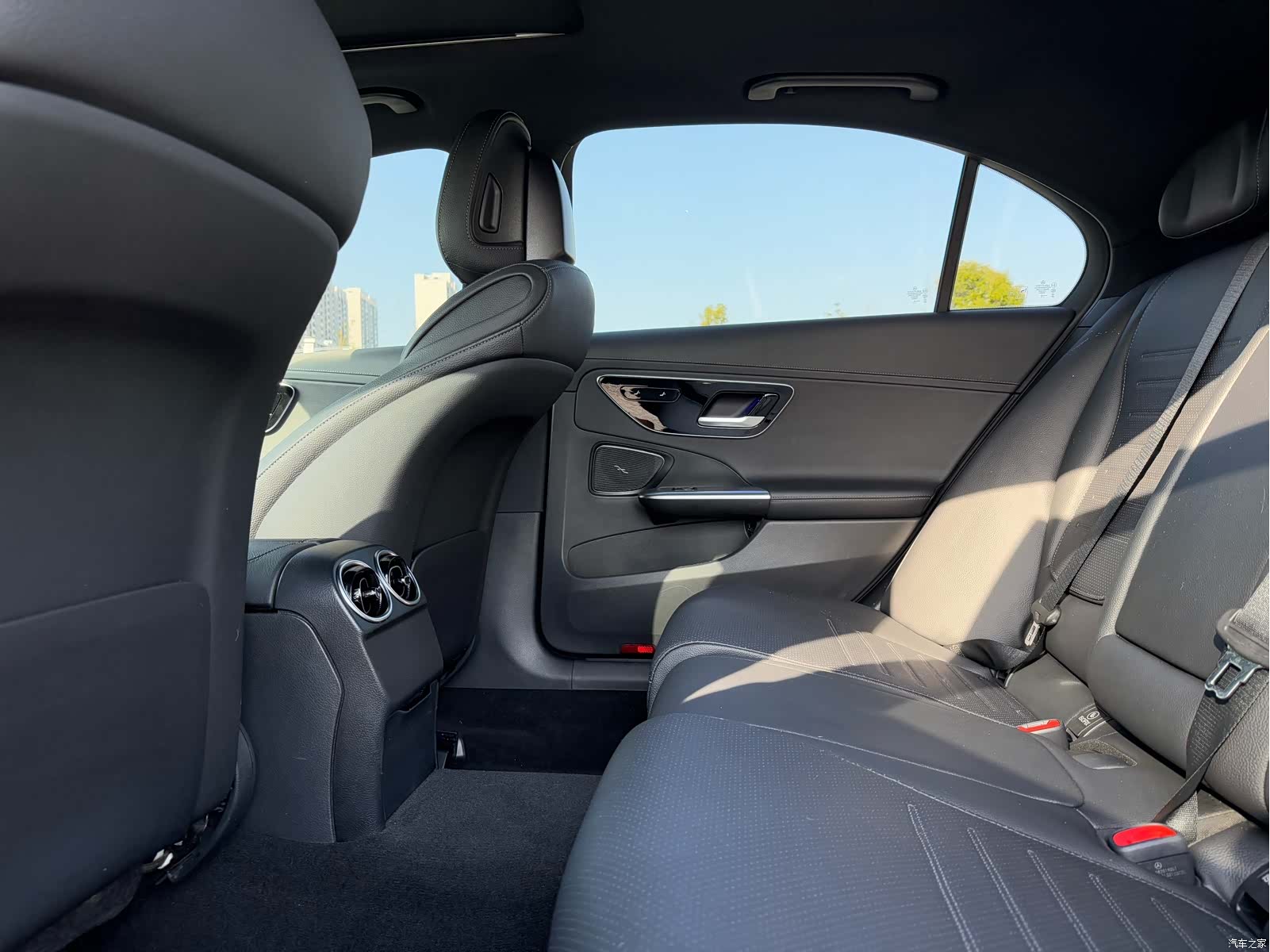 Mercedes-Benz C-Class, 2023 11
