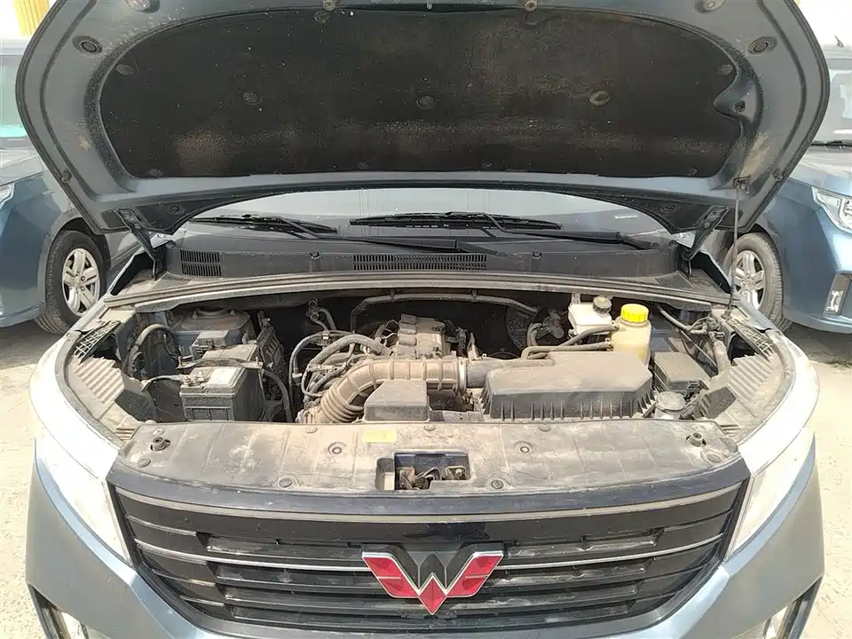 Wuling Wuling Hongguang PLUS