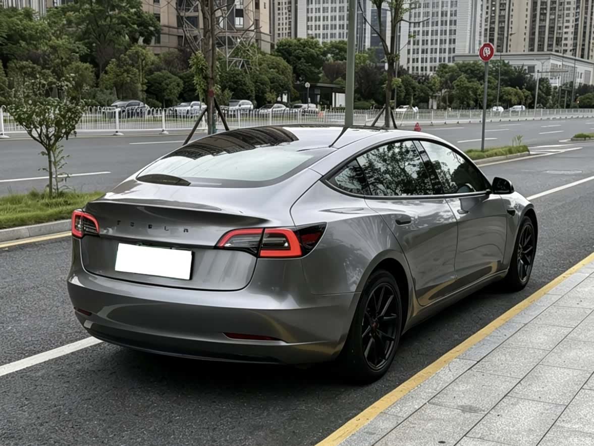 Tesla Model 3, 2023 12