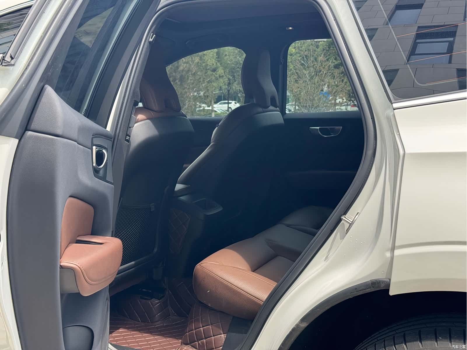 Volvo XC60, 2023 10