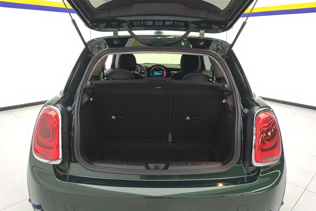 Mini ONE, 2019 4