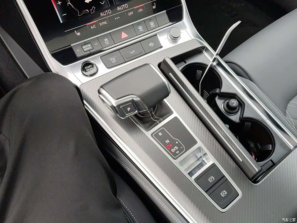 Audi A7L, 2025 14