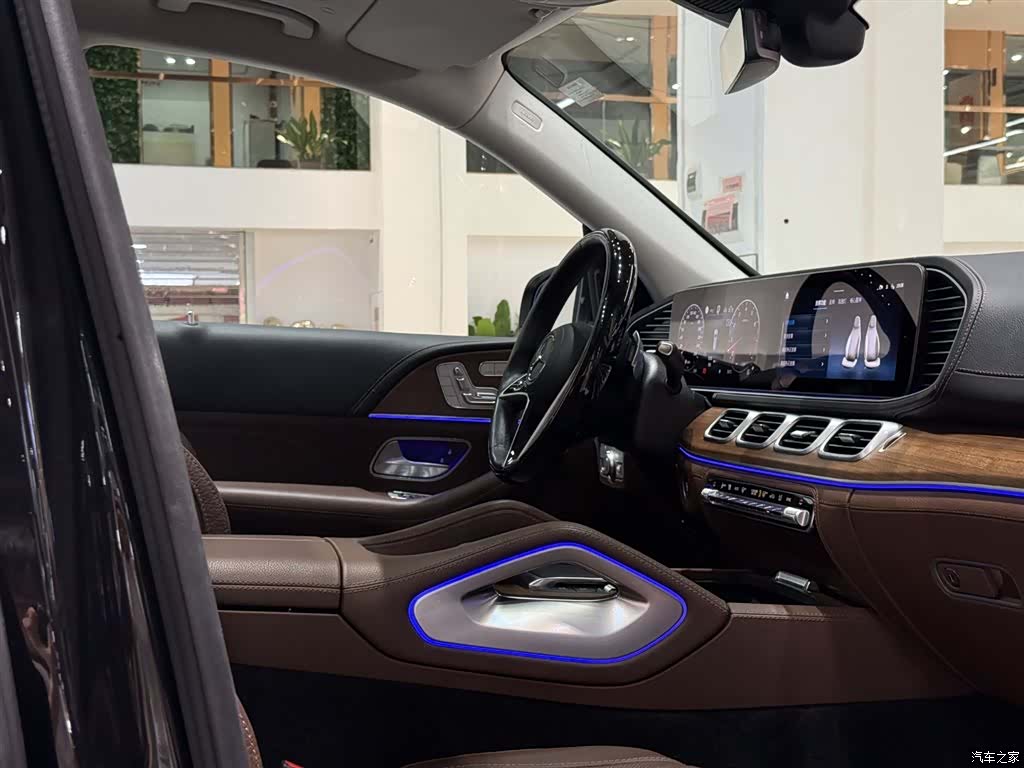 Mercedes-Benz GLS, 2024 9