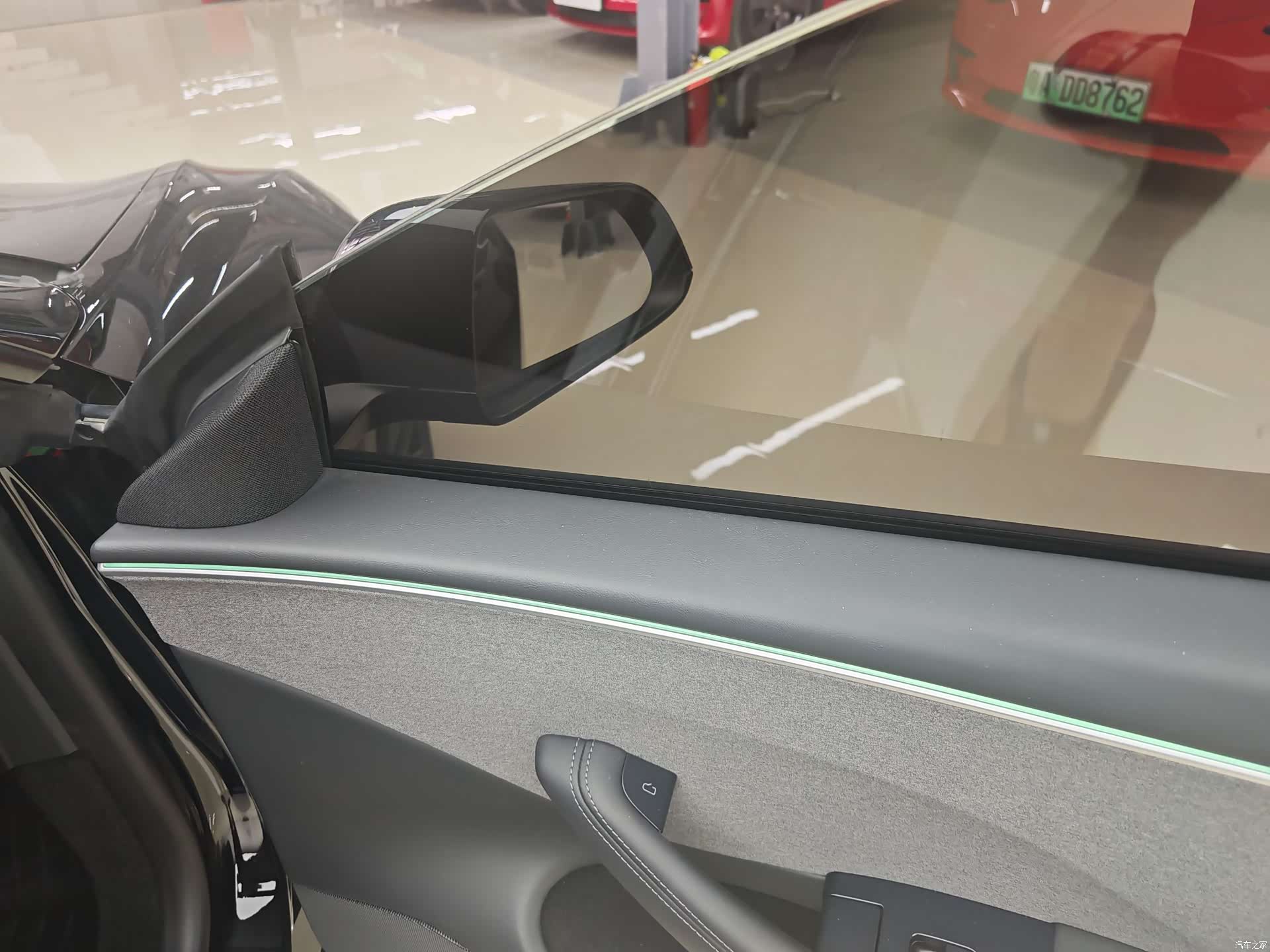 Tesla Model 3, 2024 13
