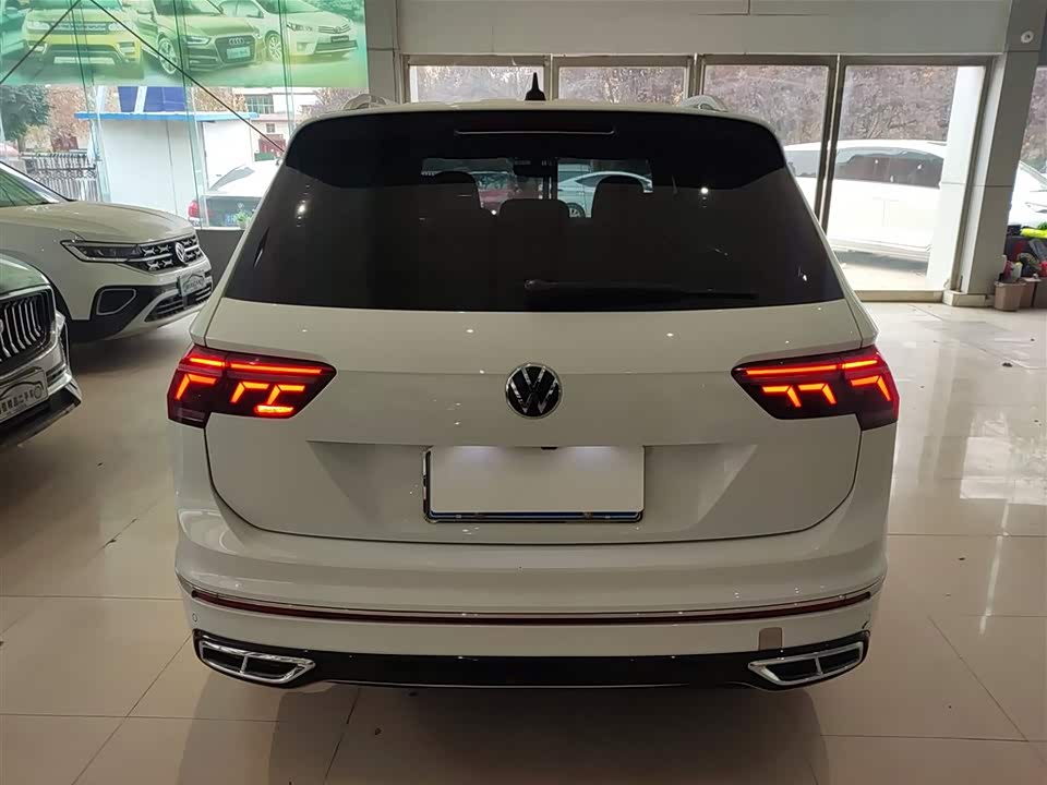 Volkswagen Tiguan L