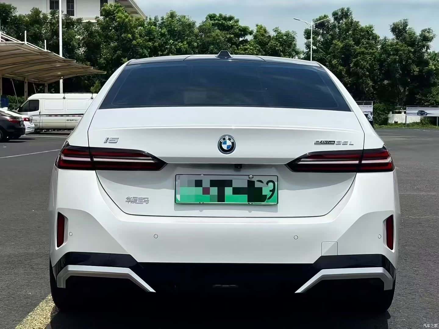 BMW i5, 2024 все фото