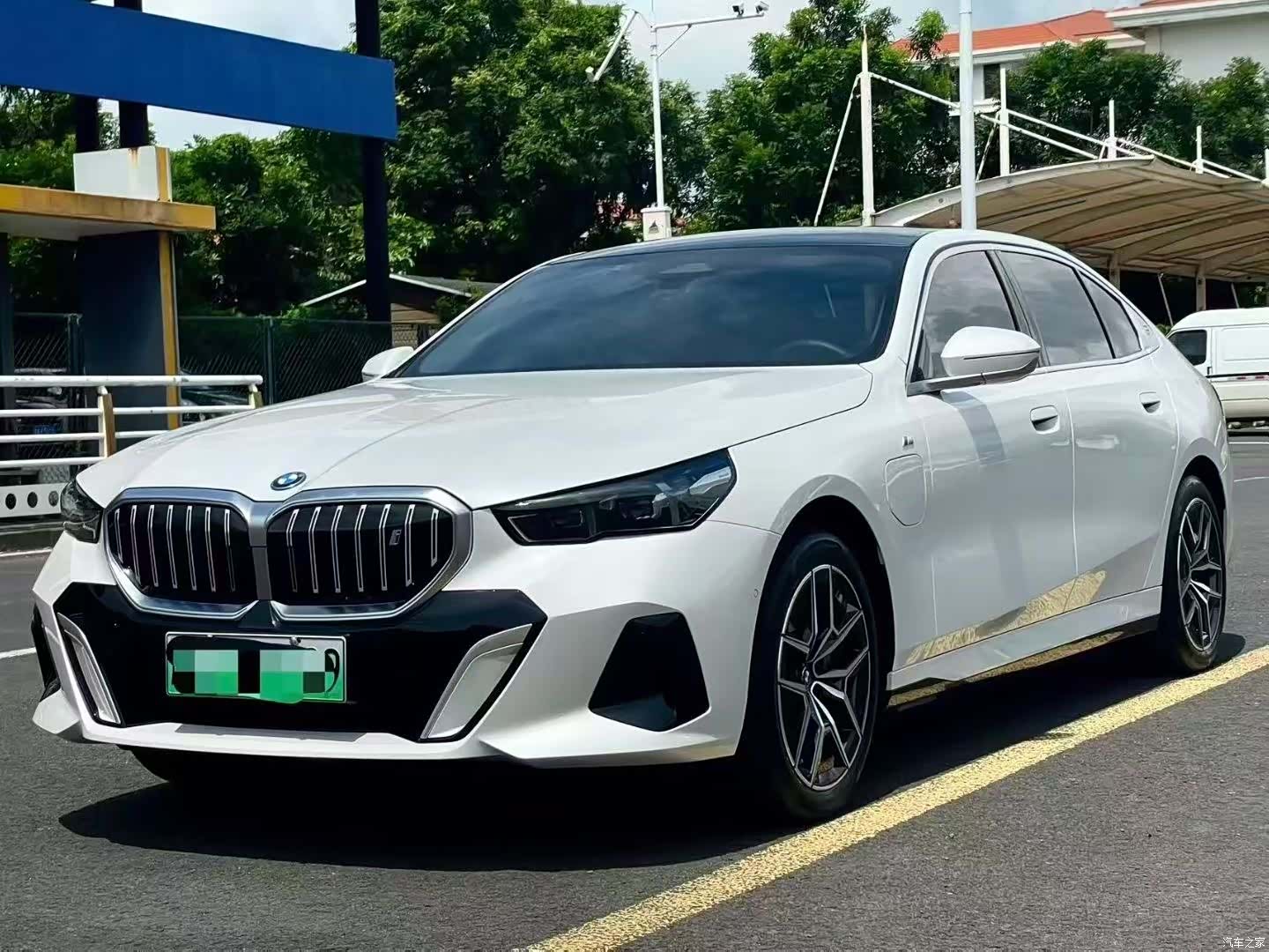 BMW i5, 2024 1