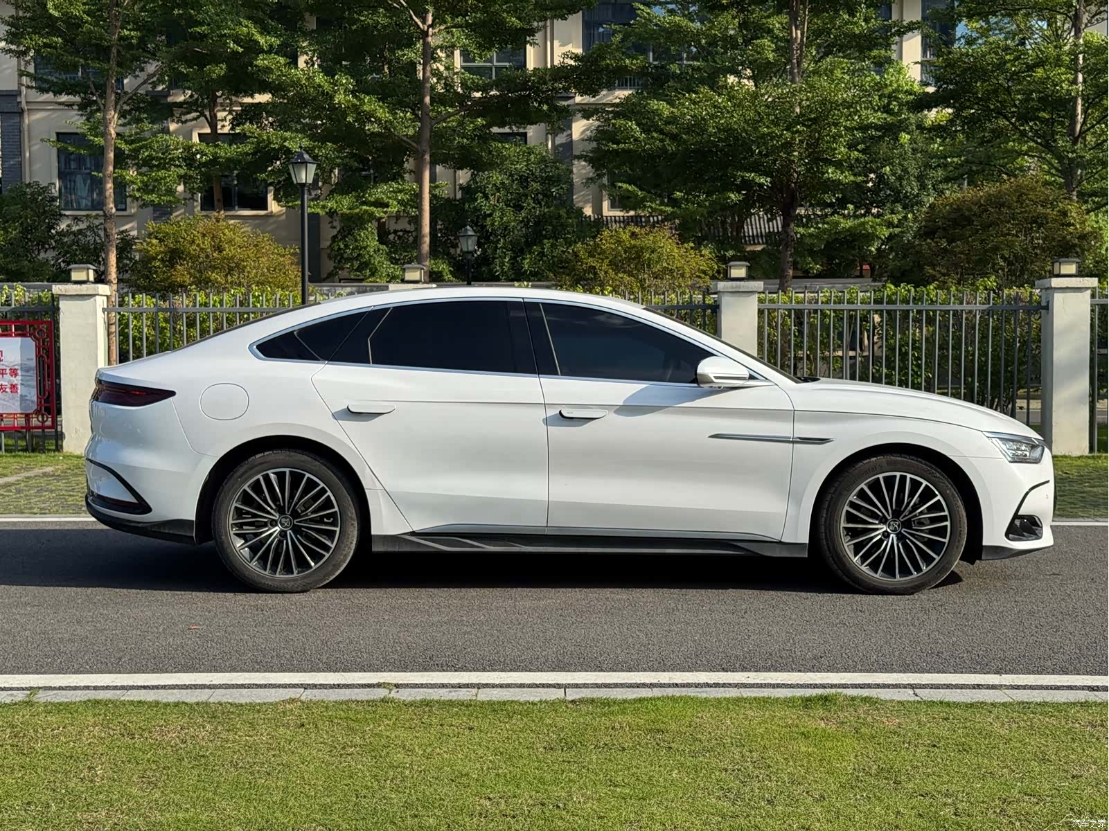 BYD Han, 2022 36