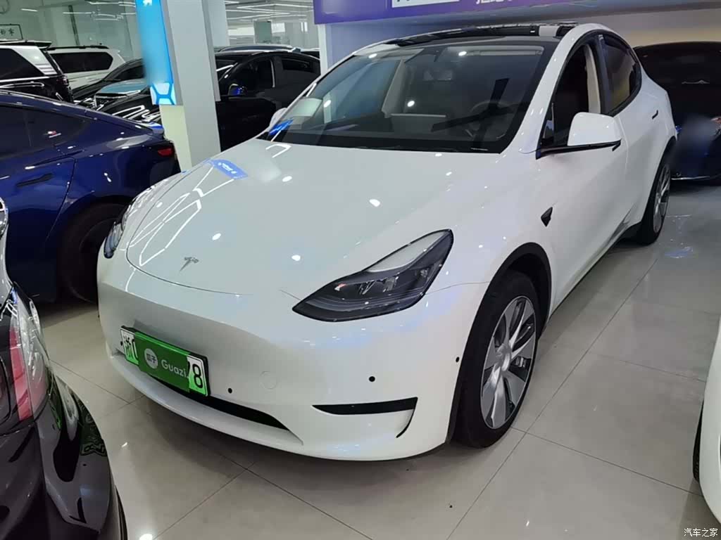 Tesla Model Y, 2022 2