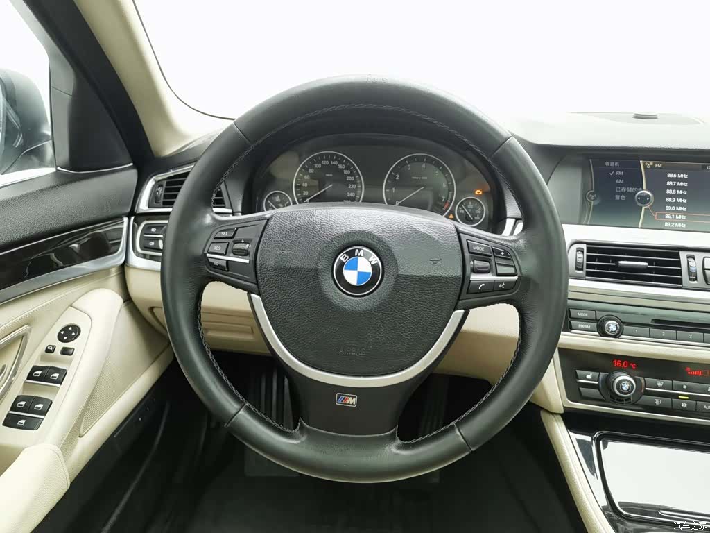 BMW 5 Series, 2011 11