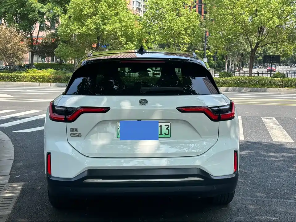 NIO ES6