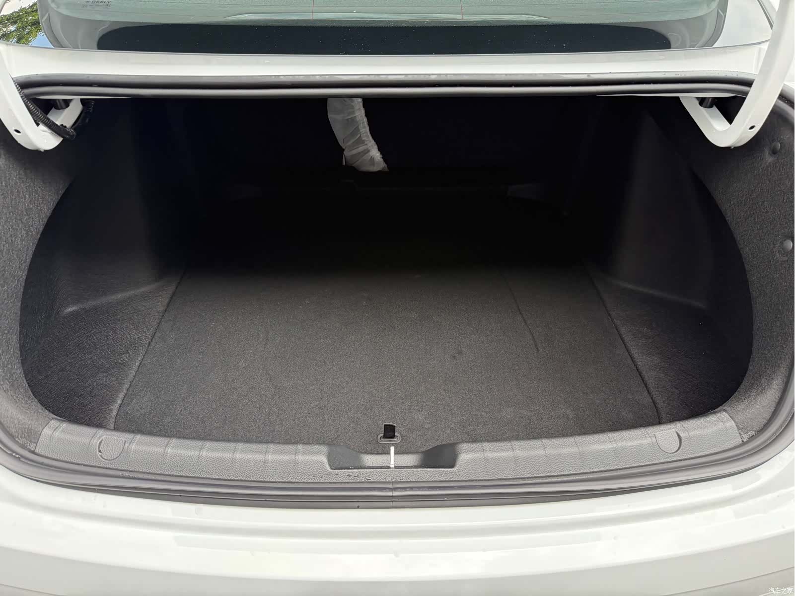Geely Preface, 2026 10