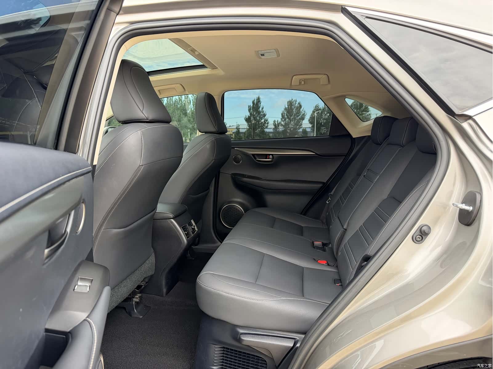 Lexus NX, 2019 8