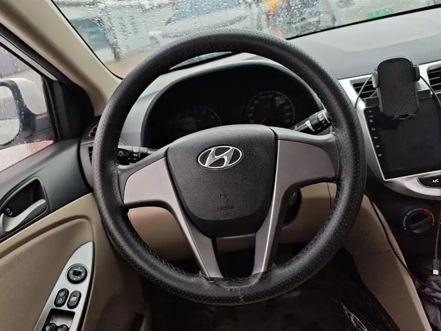Hyundai Rena