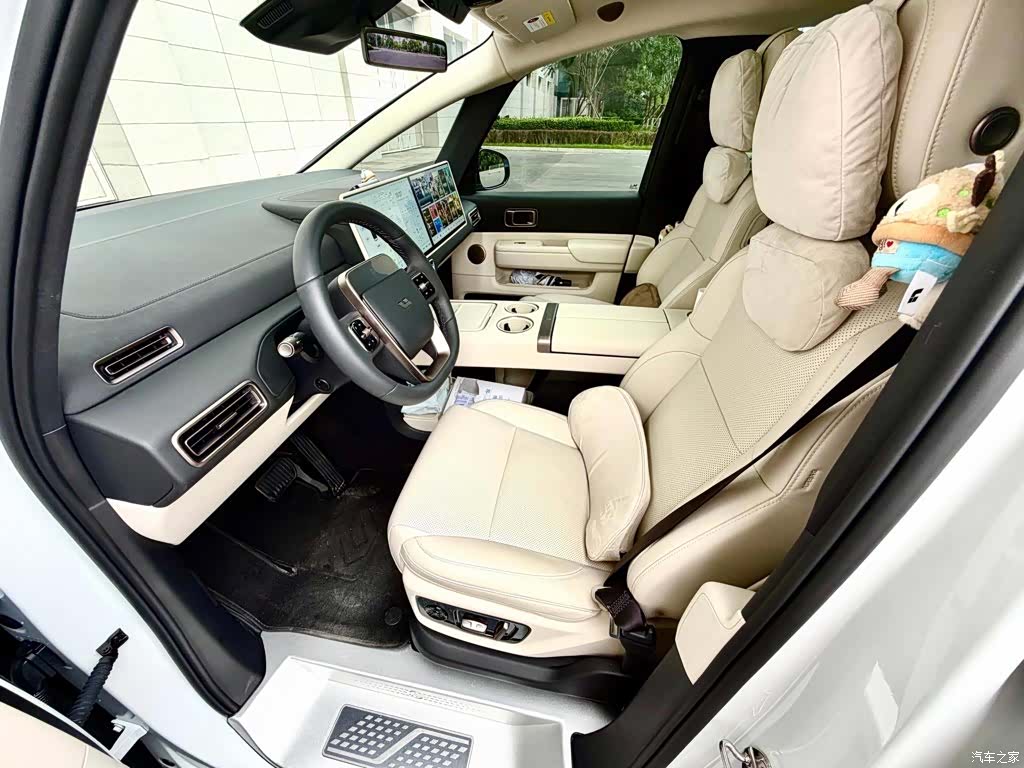 Li Auto MEGA, 2026 9