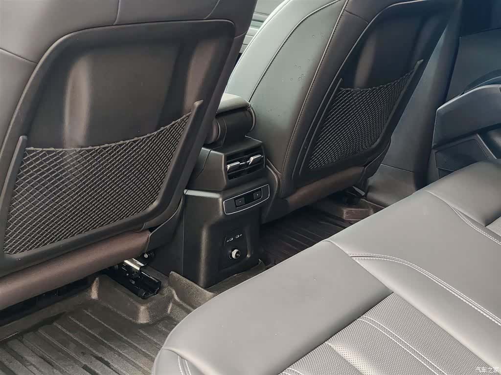 Audi Q4 e-tron, 2025 9